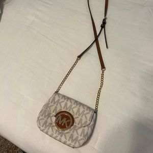 Micheal kors cross body